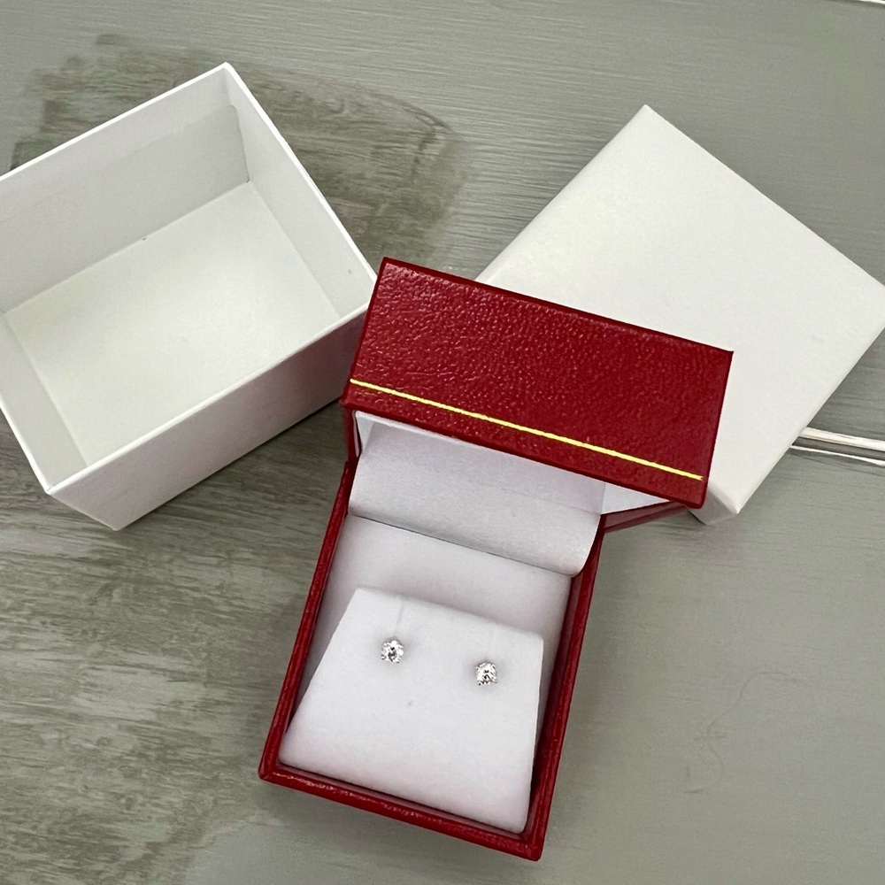 Diamond Stud Earrings NEW IN BOX